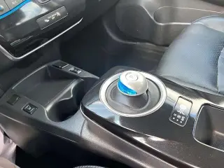 Nissan LEAF 2016 SL 5 puertas portón trasero