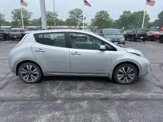 Nissan LEAF 2016 SL 5 puertas portón trasero