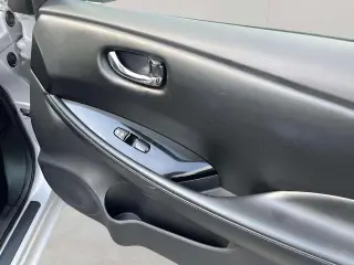 Nissan LEAF 2016 SL 5 puertas portón trasero
