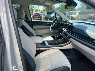 Kia Carnival 2025 EX Miniván de 4 puertas