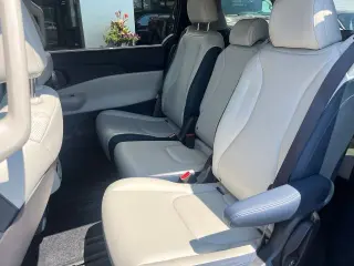 Kia Carnival 2025 EX Miniván de 4 puertas