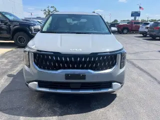 Kia Carnival 2025 EX Miniván de 4 puertas