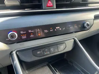 Kia Carnival 2025 EX Miniván de 4 puertas