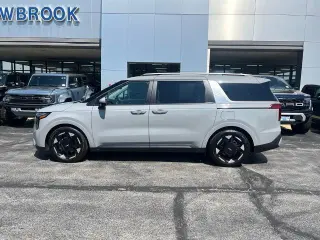 Kia Carnival 2025 EX Miniván de 4 puertas
