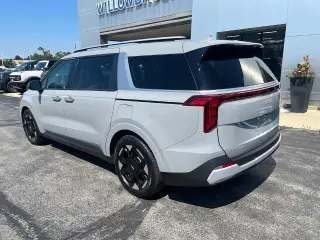 Kia Carnival 2025 EX Miniván de 4 puertas