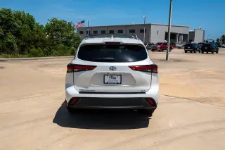 Toyota Highlander 2023 LE 4dr SUV