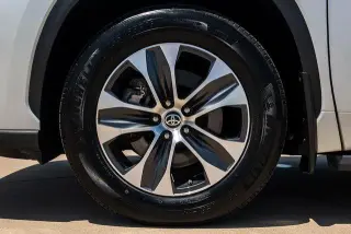 Toyota Highlander 2023 LE 4dr SUV
