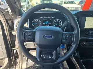 Ford F-150 2023 4x4 XL 4dr SuperCrew 5.5 ft. SB