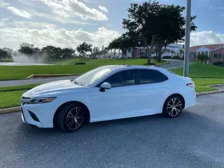 2020 CAMRY SE SEDAN 4D