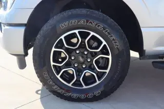 Ford F-150 2021 4x4 XLT 4p SuperCrew 5.5 ft. SB