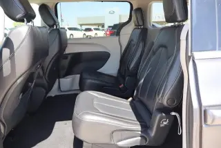 Chrysler Pacifica 2023 Touring L Minivan 4p