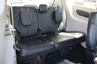 Chrysler Pacifica 2023 Touring L Minivan 4p