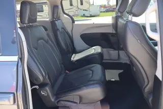 Chrysler Pacifica 2023 Touring L Minivan 4p
