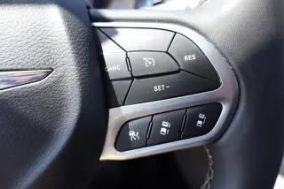 Chrysler Pacifica 2023 Touring L Minivan 4p