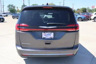 Chrysler Pacifica 2023 Touring L Minivan 4p