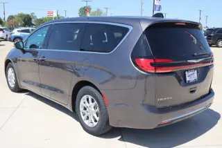 Chrysler Pacifica 2023 Touring L Minivan 4p