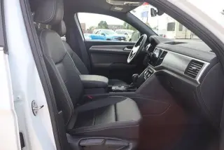 Volkswagen Atlas Cross Sport 2023 SE SUV de 4 puertas con tecnología