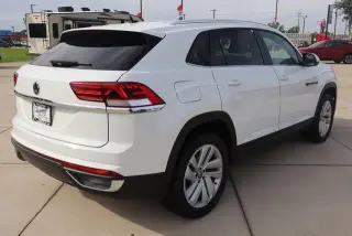 Volkswagen Atlas Cross Sport 2023 SE SUV de 4 puertas con tecnología
