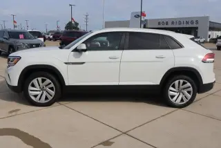 Volkswagen Atlas Cross Sport 2023 SE SUV de 4 puertas con tecnología