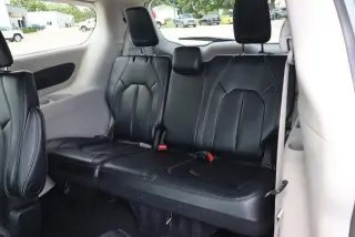 Chrysler Pacifica 2024 Touring L Minivan 4p.