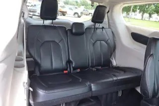 Chrysler Pacifica 2024 Touring L Minivan 4p.