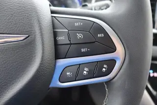 Chrysler Pacifica 2024 Touring L Minivan 4p.