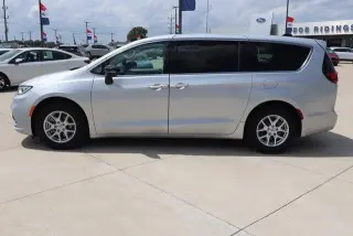 Chrysler Pacifica 2024 Touring L Minivan 4p.