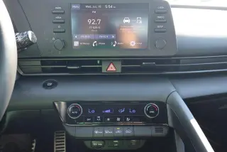 Hyundai ELANTRA 2025 SEL Sport Sedán de 4 puertas