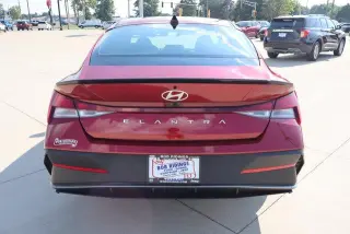 Hyundai ELANTRA 2025 SEL Sport Sedán de 4 puertas