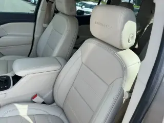 GMC Acadia 2022 4x4 Denali 4dr SUV