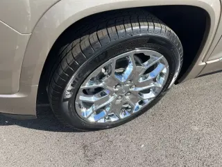 GMC Acadia 2022 4x4 Denali 4dr SUV