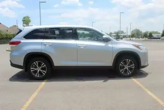 2019 Toyota Highlander LE +