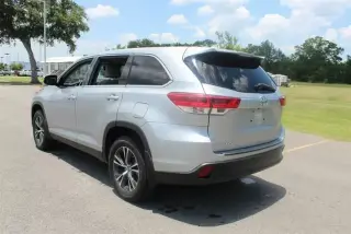 2019 Toyota Highlander LE +