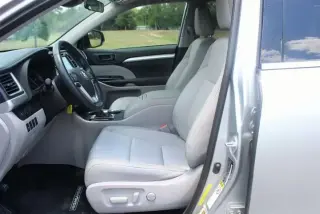 2019 Toyota Highlander LE +