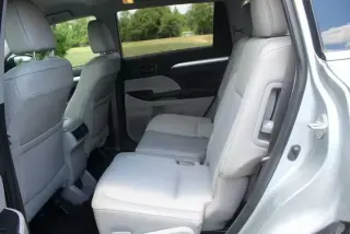 2019 Toyota Highlander LE +