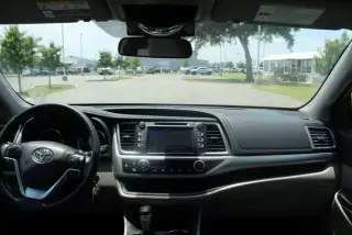 2019 Toyota Highlander LE +