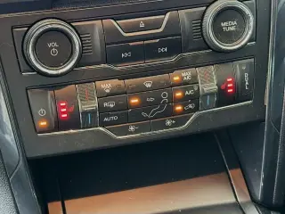 Ford Explorer 2018 AWD XLT 4dr SUV
