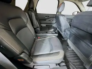 Nissan Pathfinder 2023 AWD SL 4dr SUV