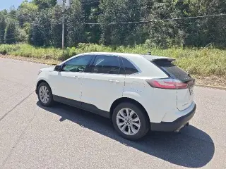 Ford Edge 2022 AWD Titanium 4dr Crossover