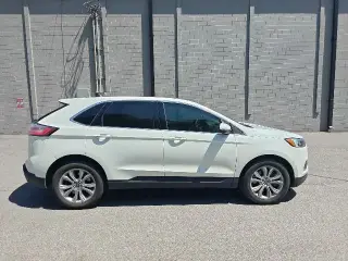 Ford Edge 2022 AWD Titanium 4dr Crossover