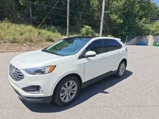 Ford Edge 2022 AWD Titanium 4dr Crossover