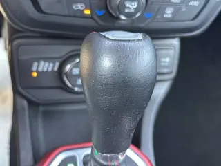 Jeep Renegade 2018 4x4 Trailhawk 4dr SUV