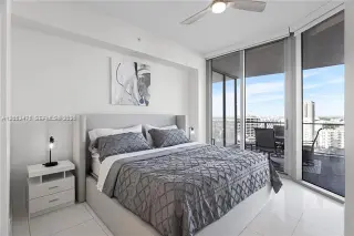 Propiedad en alquiler con 2 habitaciones y 3 baños en Miami
