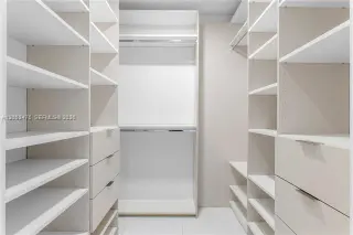 Propiedad en alquiler con 2 habitaciones y 3 baños en Miami