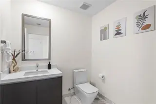 Propiedad en alquiler con 2 habitaciones y 3 baños en Miami