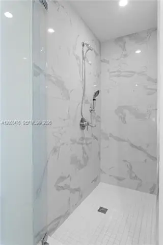 Propiedad en alquiler con 2 habitaciones y 3 baños en Miami