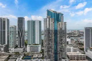 Propiedad en alquiler con 2 habitaciones y 3 baños en Miami