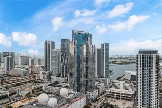Propiedad en alquiler con 2 habitaciones y 3 baños en Miami