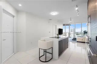 Propiedad en alquiler con 2 habitaciones y 3 baños en Miami