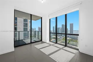 Propiedad en alquiler con 2 habitaciones y 2 baños en Miami